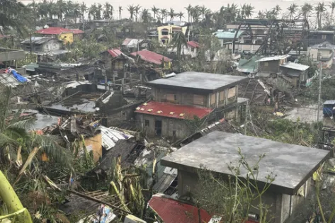 Latest typhoon lashes the Philippines, causing tidal surges and