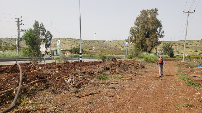 What's that in the distance? Water!!!