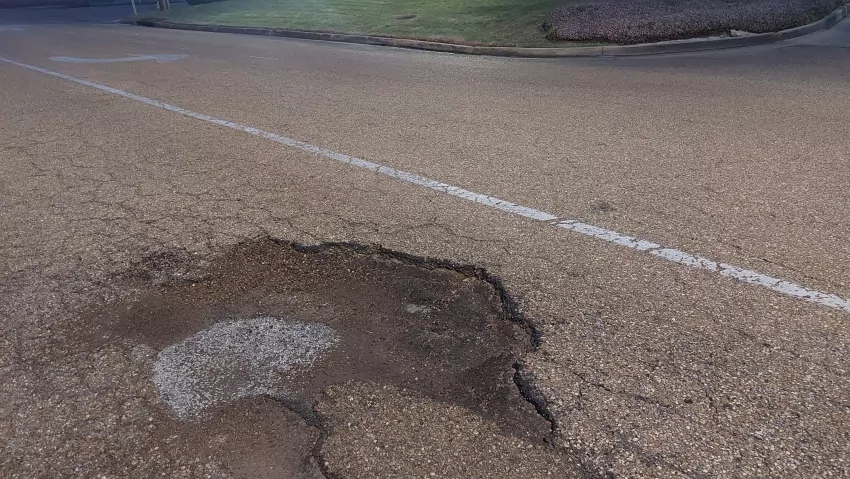 Why isn't there a cone warning drivers? 