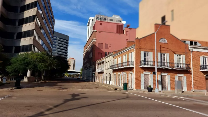 One fun thing about downtown frisbee golf is the chance to see some beautiful buildings downtown. One day perhaps our downtown will come back to life. 