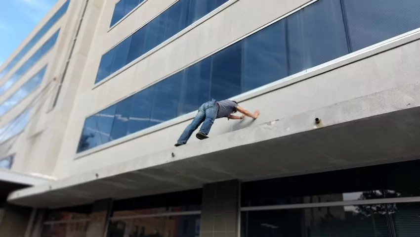 The ledge was too soft to put weight on. 