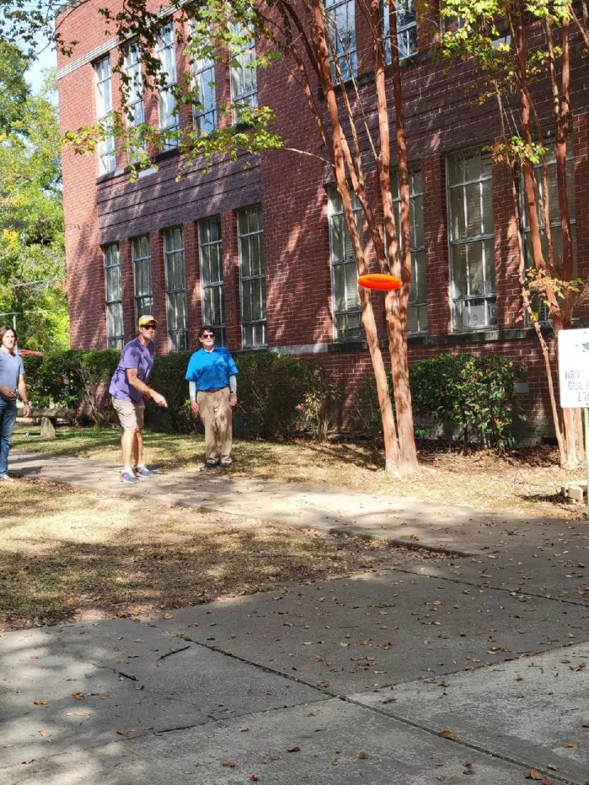 Champion Jeff Good makes a good toss. 