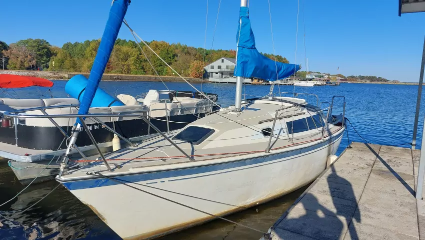 This is my 30-year-old 27-ft Today 272 which I keep at main harbor on the reservoir. 